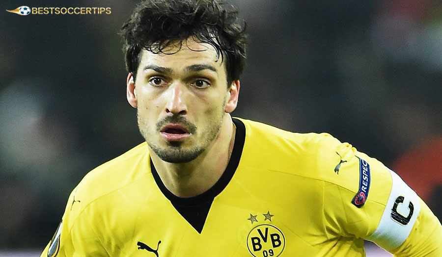 Mats Hummels – Solid centre-back with excellent reading of the game and aerial ability