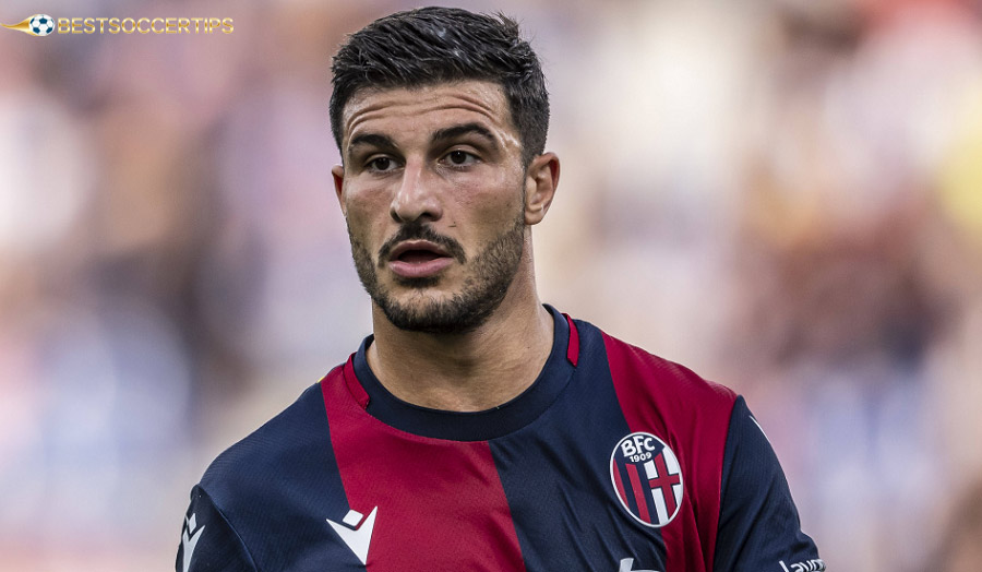 Riccardo Orsolini - A quick and versatile attacker, Bologna's current mainstay in attack