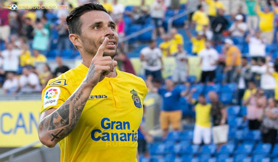 Ruben Castro - The brave striker, appeared at the right time to score the decisive goal