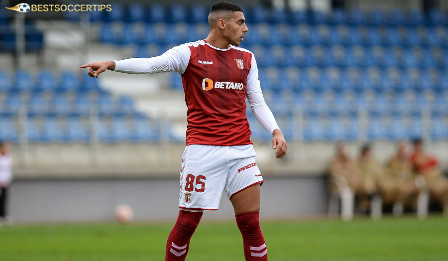 Samu Costa - Strong tackler, best suited to card bets and tackles