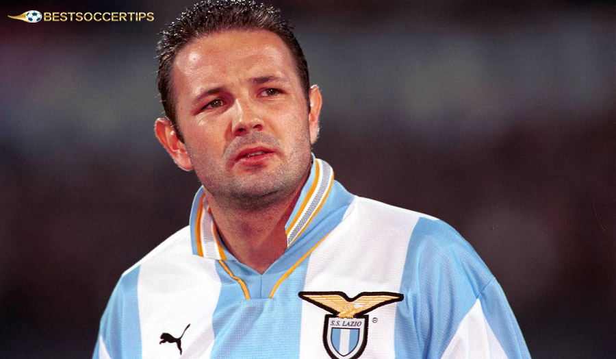 Sinisa Mihajlovic – Particularly dangerous on free kicks and plays an important role in defence