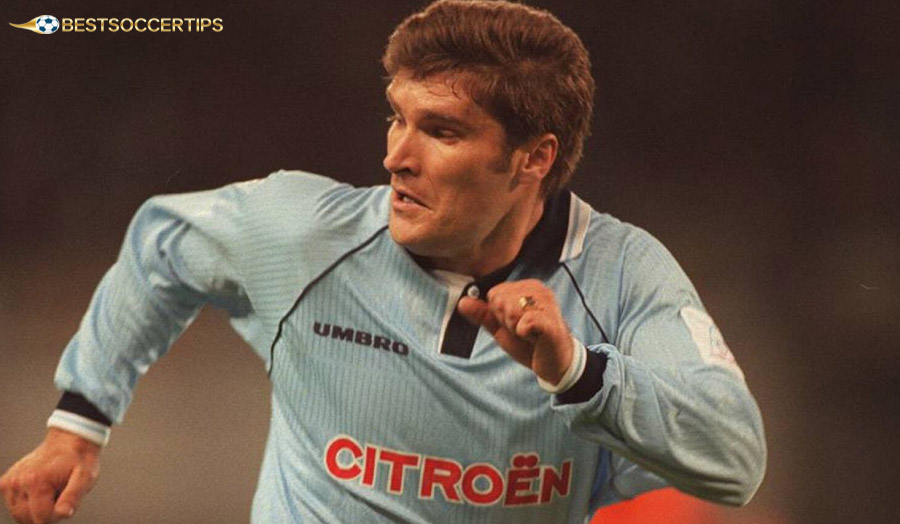 Vladimir Gudelj is a Celta Vigo legend, scoring 95 goals in 231 games and a symbol of resilience