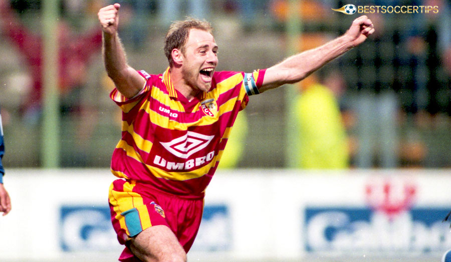 Jean-Guy Wallemme - Steel center back, reinforcing confidence for clean sheet bet and first half draw