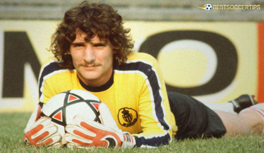 Jean-Luc Ettori – The most consistent and durable goalkeeper in the club's history with over 750 appearances