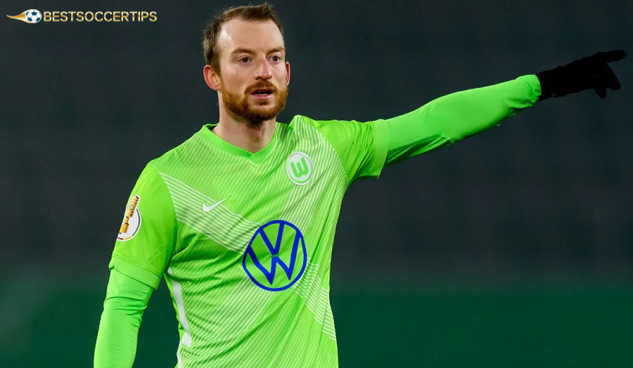 Maximilian Arnold – Midfield icon, dedicated his entire career to Wolfsburg