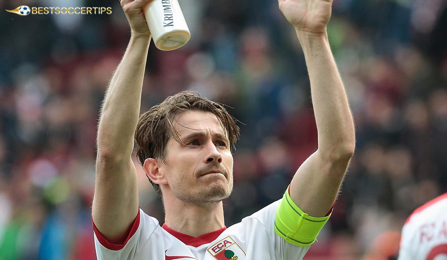 Paul Verhaegh – A model captain with all-round offensive and defensive capabilities from the right wing