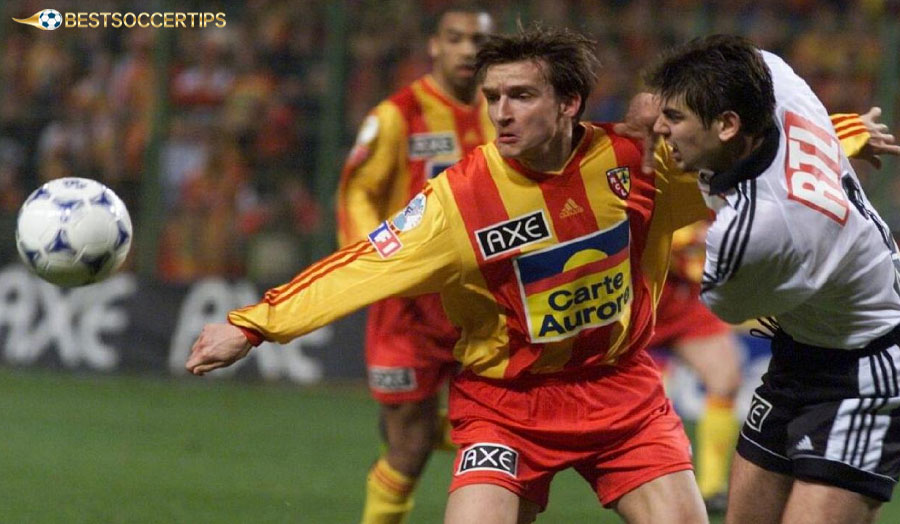 Vladimir Smicer - Technical attacking explosive, always a bright spot for RC Lens bets to win from the first half or Over 2.5