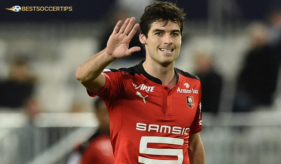 Yoann Gourcuff - Creative midfielder, technical standards and dedication
