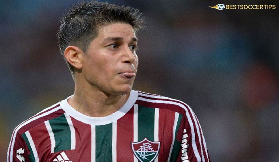 Darío Conca - The midfield brain who connects the team with intelligent passes
