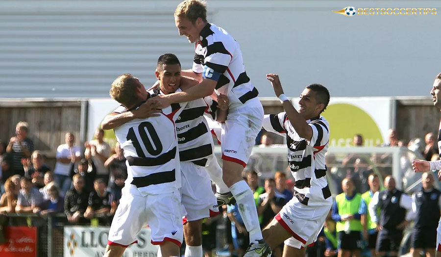 Darlington F.C. - Stadium investment beyond financial capacity leads to club bankruptcy
