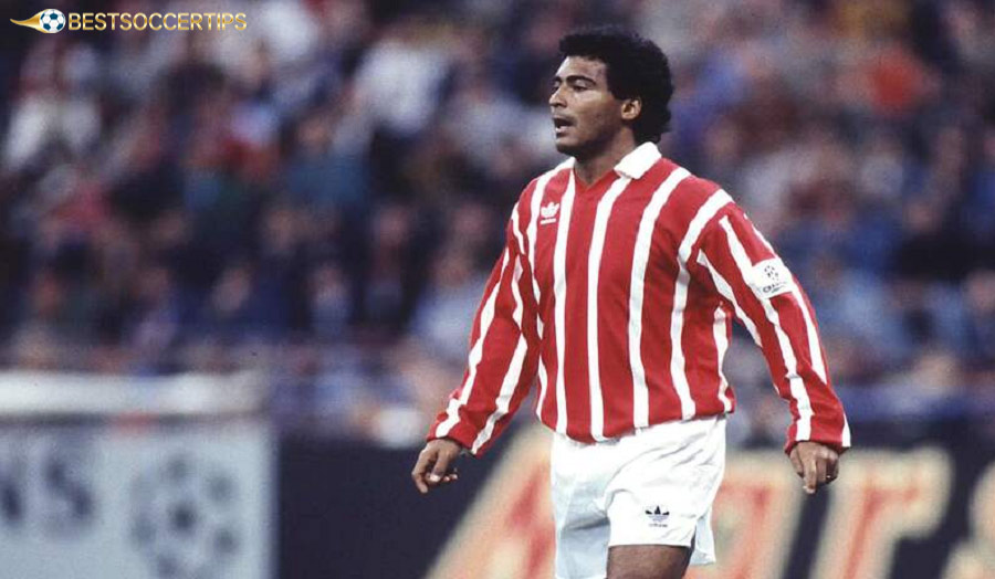 Romário - One touch is enough to score, ideal for opener or early goals bets