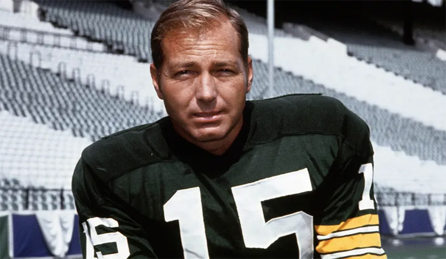 Bart Starr playing quarterback for Alabama Crimson Tide