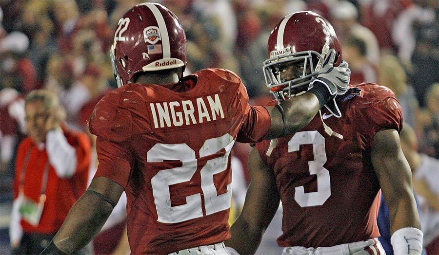 Mark Ingram II running the ball for Alabama Crimson Tide