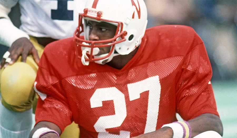 Irving Fryar catching a pass in Nebraska uniform